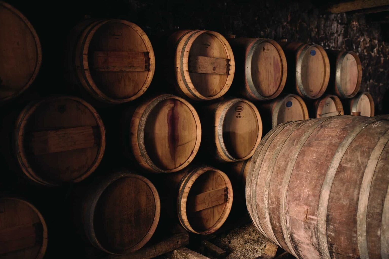 Discover the Cretan Wine Varieties 5 cretan vioma wine varieties winery