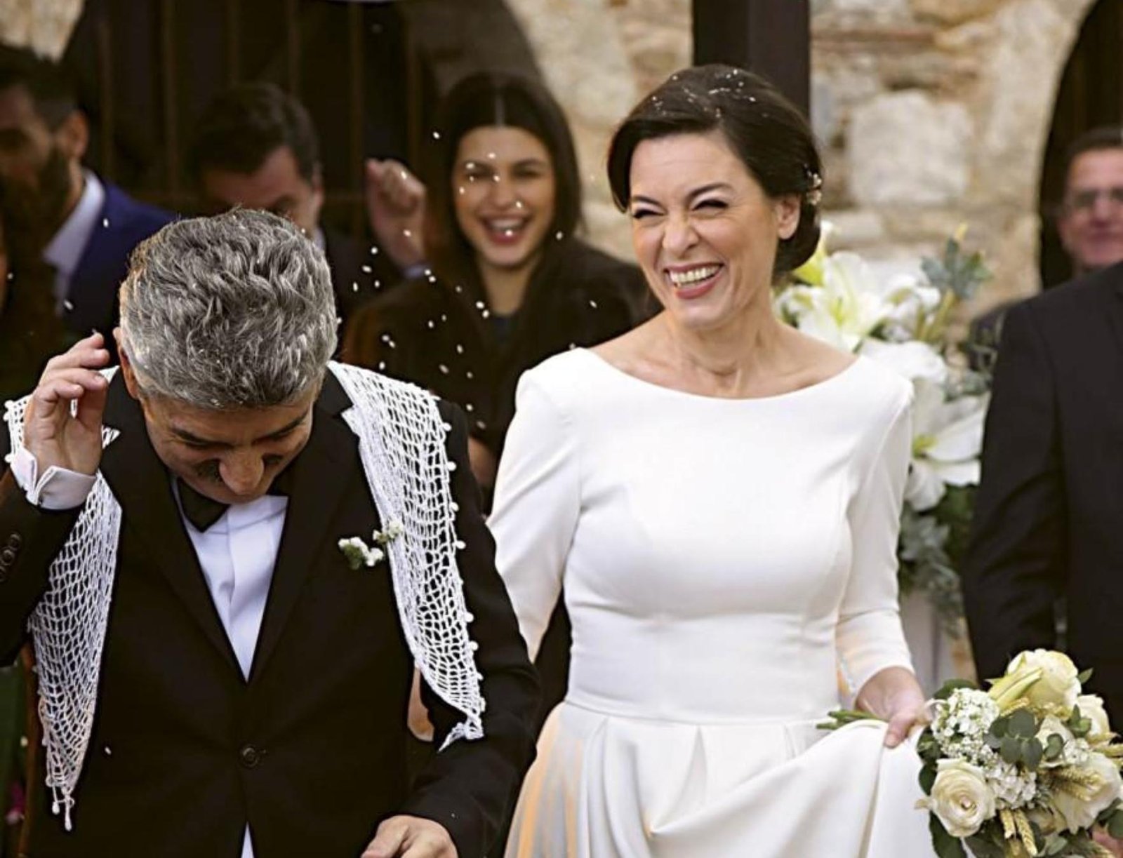 5 Customs at Cretan Weddings 6 cretan vioma wedding customs sariki