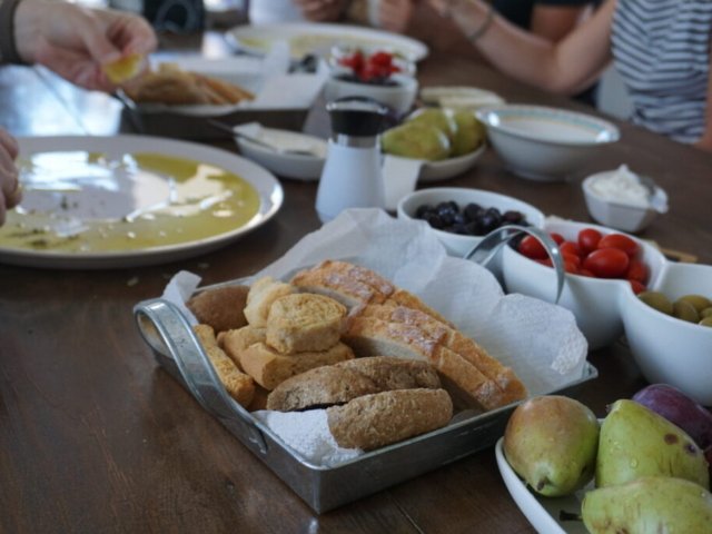 olive oil tour crete 2 olive oil tour crete 2 1024x683