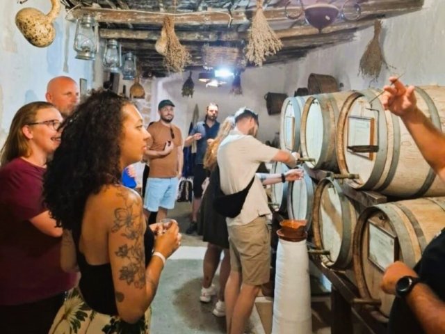 wine tour crete 4 wine tour crete 4 979x1024